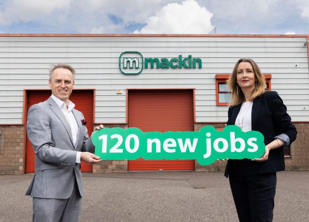 DK18052021 MACKIN 012